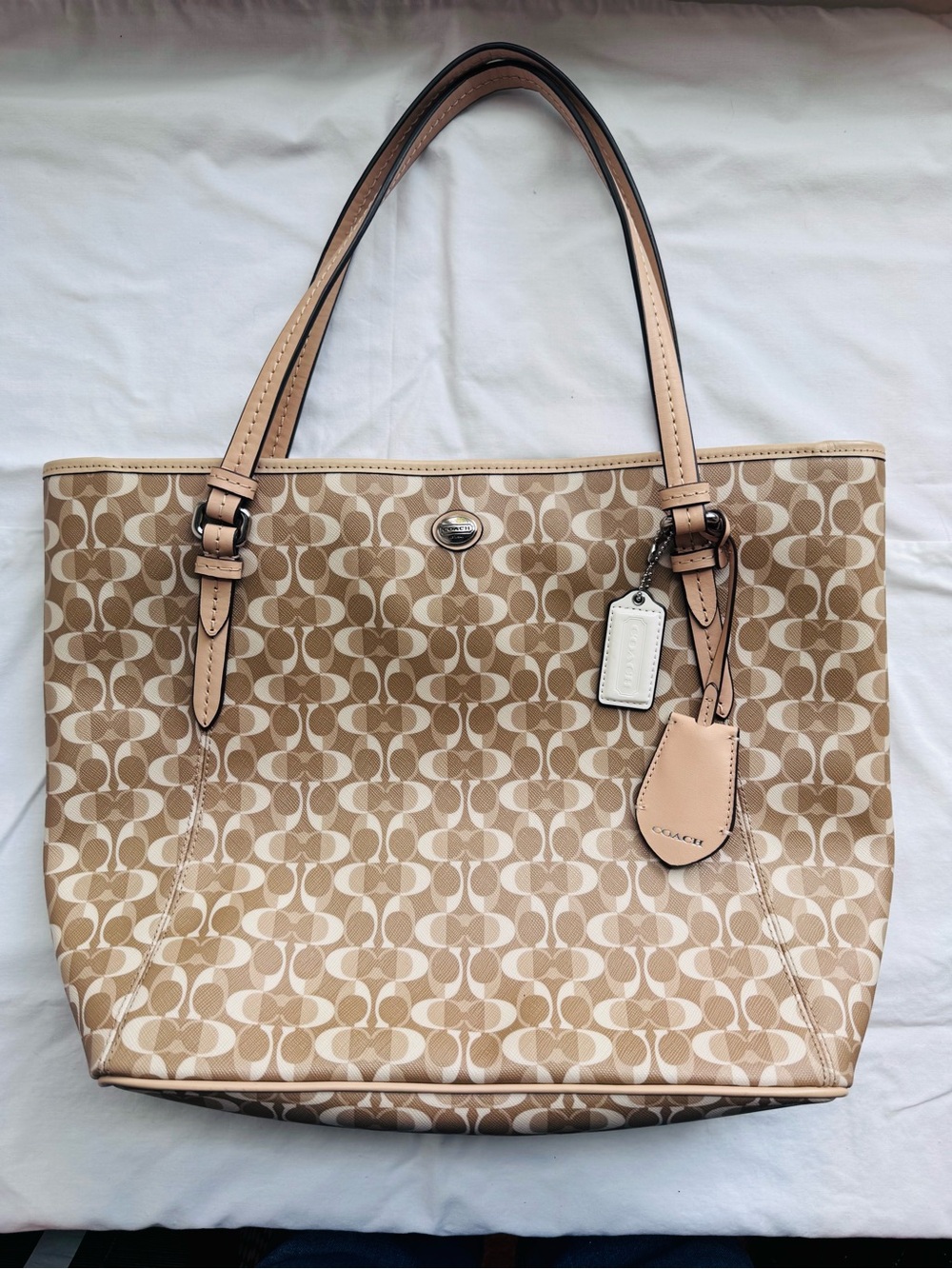 Coach Signature Canvas Tote in Khaki Blush